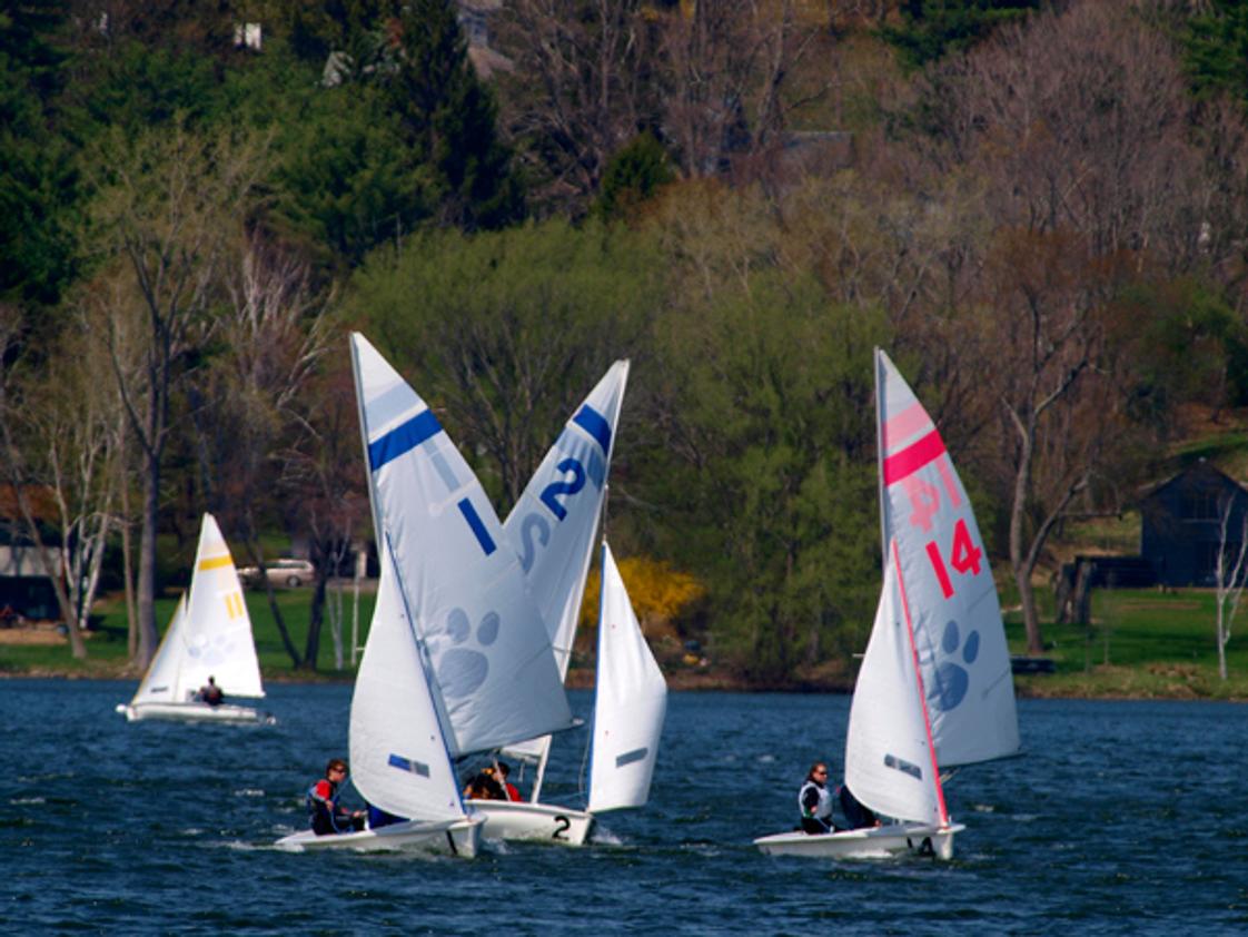 The Hotchkiss School Photo #1 - Varsity Sailing Blue